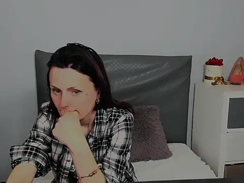 Snapshot of PattyXDesire chatting on May 22, 2:44 pm PattyXDesire online show from May 22, 2:44 pm