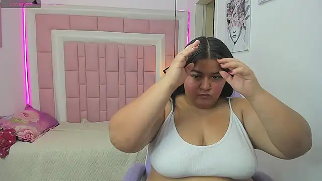 Snapshot of Princess_Xoxo chatting on May 18, 1:45 am Princess Xoxo online show from May 18, 1:45 am