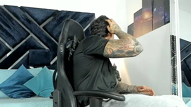 EdoardoJS online show from May 19, 11:11 pm