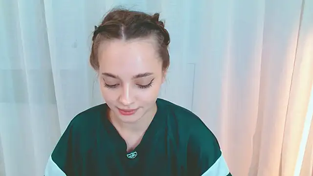 SiennaMia online show from May 27, 4:37 pm
