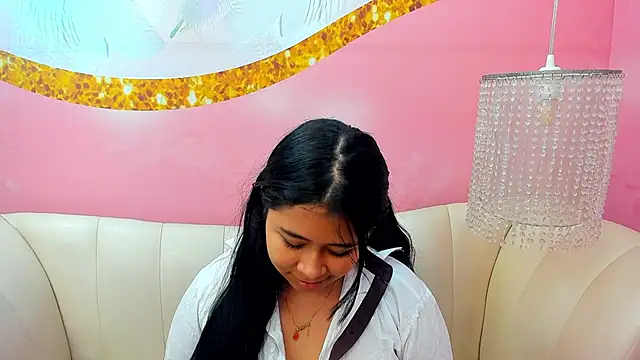 Snapshot of AriaMoonnn chatting on May 23, 2:50 am AriaMoonnn online show from May 23, 2:50 am