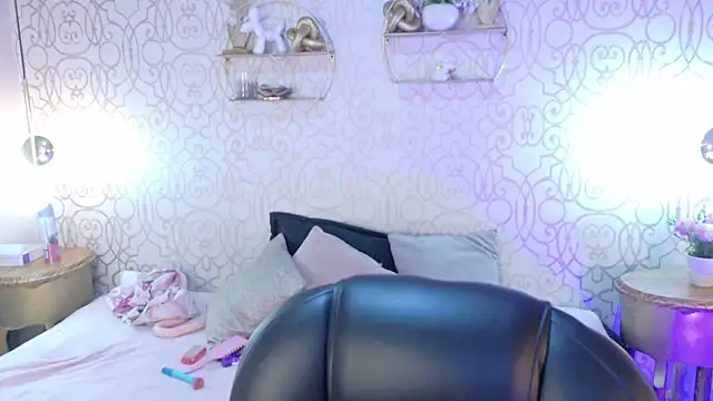 zoeecarter  online show from May 21, 11:50 am