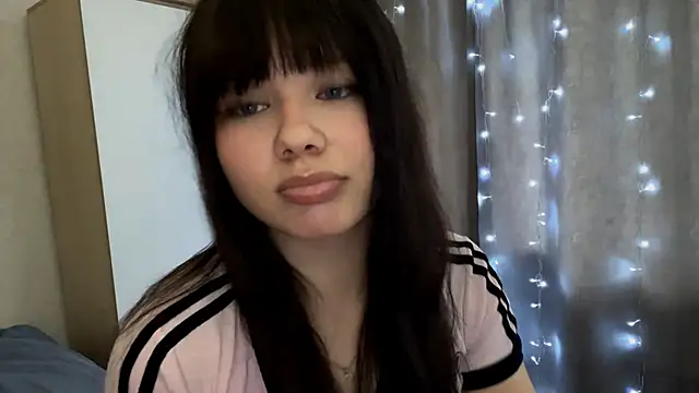 Snapshot of EmilyMercurial chatting on May 15, 8:32 am EmilyMercurial online show from May 15, 8:32 am