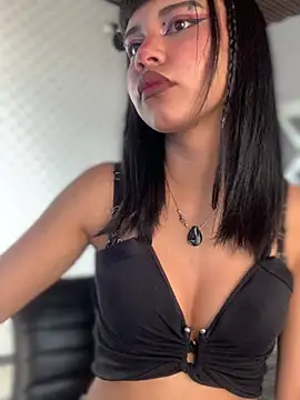 Snapshot of AntonellaCooper_Pink chatting on May 16, 7:12 pm AntonellaCooper Pink online show from May 16, 7:12 pm