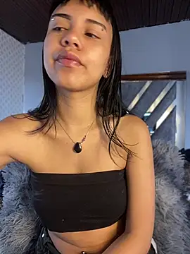 AntonellaCooper Pink online show from July 3, 6:36 pm