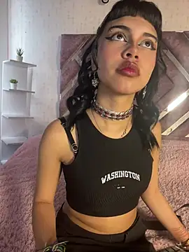 AntonellaCooper Pink online show from July 13, 10:34 pm