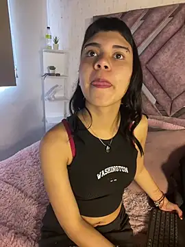 AntonellaCooper Pink online show from July 14, 8:58 pm