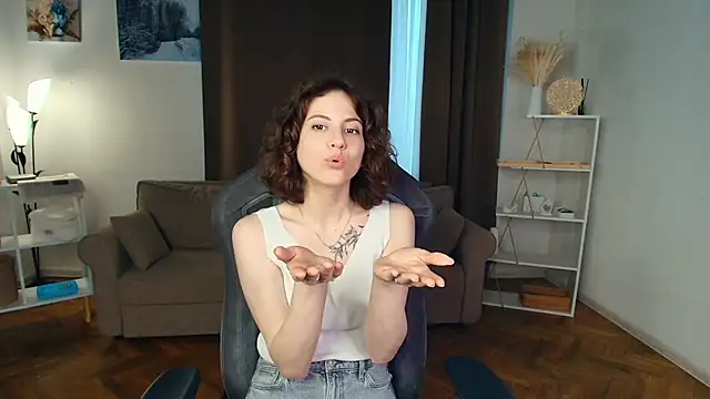 Snapshot of Kimasichka chatting on May 11, 2:45 pm Kimasichka online show from May 11, 2:45 pm