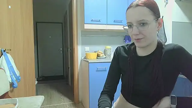 Snapshot of Lucy_Crystal chatting on May 7, 9:20 pm Lucy Crystal online show from May 7, 9:20 pm