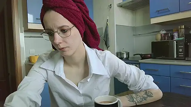 Snapshot of Lucy_Crystal chatting on May 16, 11:53 am Lucy Crystal online show from May 16, 11:53 am