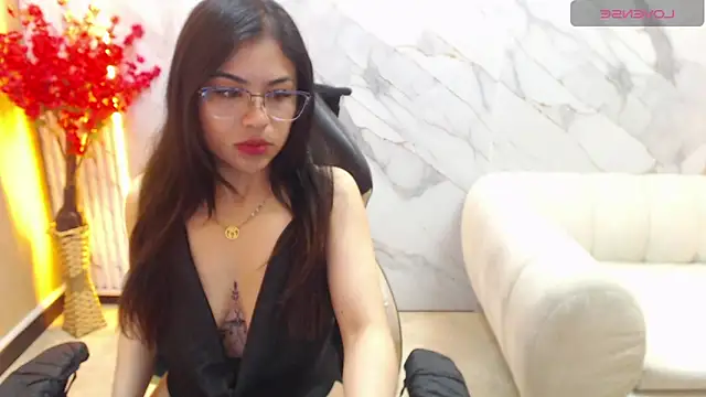 Jade tf online show from May 25, 1:17 pm