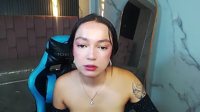 Snapshot of Cinnamon_b chatting on May 26, 8:05 pm Cinnamon b online show from May 26, 8:05 pm