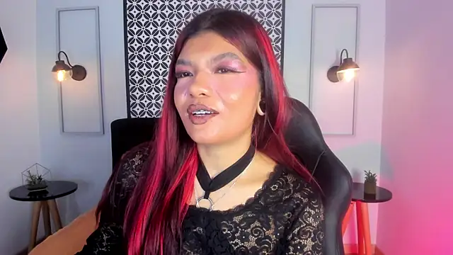 Snapshot of amelie_furtado chatting on July 9, 2:21 pm amelie furtado online show from July 9, 2:21 pm