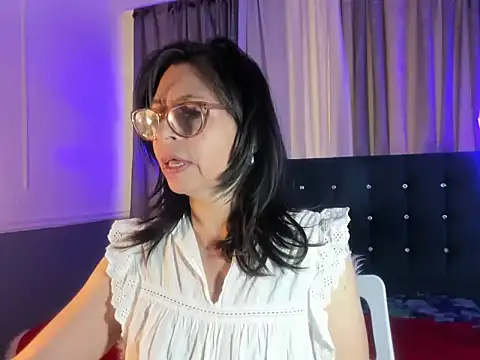 lena gray online show from May 17, 1:51 pm