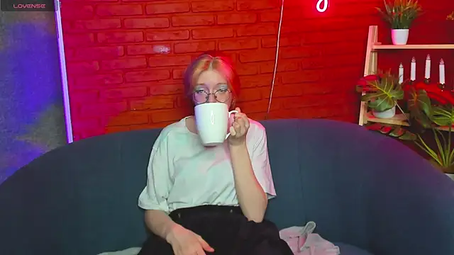 FoxxyyPolly online show from May 14, 7:48 am