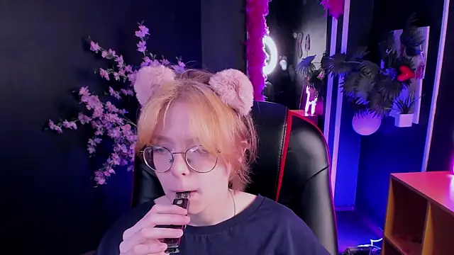 FoxxyyPolly online show from May 24, 5:34 am