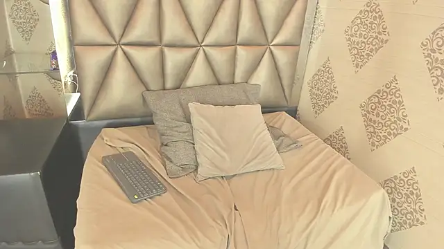 Snapshot of Violett_Carter chatting on May 16, 7:01 pm Violett Carter online show from May 16, 7:01 pm