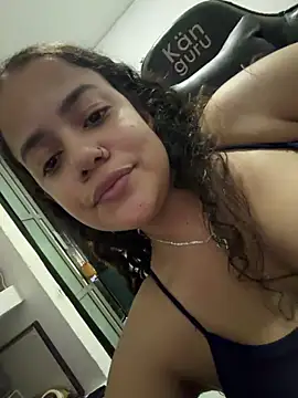 Snapshot of saharariderr chatting on May 23, 3:01 am saharariderr online show from May 23, 3:01 am