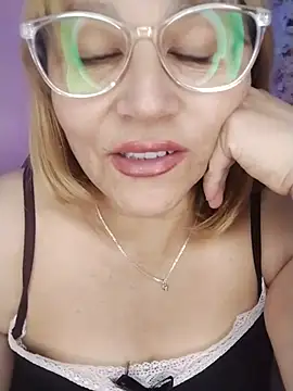 vitaminafranccesca online show from May 22, 6:57 pm