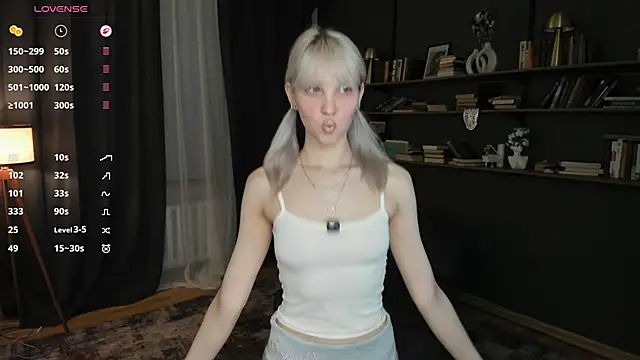 DelorisDetrich online show from May 26, 7:43 pm