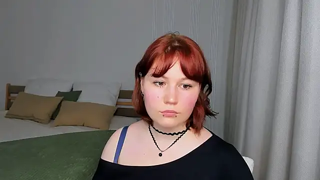 Snapshot of MiaLacrice chatting on May 17, 11:28 am MiaLacrice online show from May 17, 11:28 am