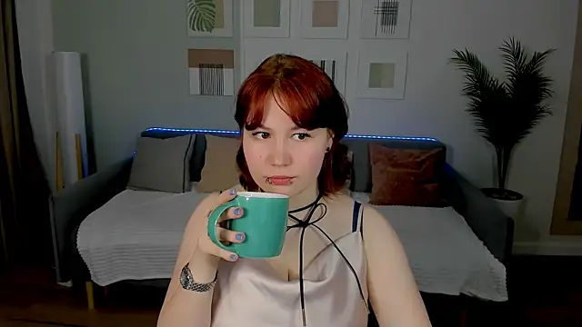Snapshot of MiaLacrice chatting on May 20, 4:29 am MiaLacrice online show from May 20, 4:29 am