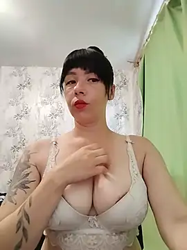 Snapshot of -KARINA-LOVE- chatting on June 29, 12:49 pm -KARINA-LOVE- online show from June 29, 12:49 pm