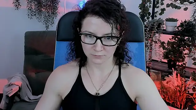 Snapshot of AureliaGleam chatting on May 14, 7:26 am AureliaGleam online show from May 14, 7:26 am
