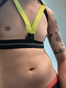 sluttydogsextoy online show from May 30, 8:39 pm