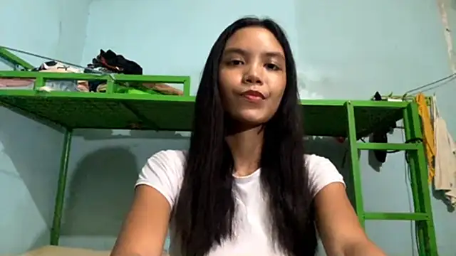 Snapshot of ValeryCatledge chatting on May 10, 2:22 pm ValeryCatledge online show from May 10, 2:22 pm