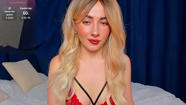Snapshot of SabrinaKarter chatting on May 17, 5:16 am SabrinaKarter online show from May 17, 5:16 am