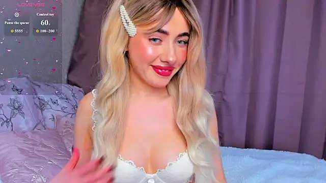 Snapshot of SabrinaKarter chatting on May 30, 2:03 pm SabrinaKarter online show from May 30, 2:03 pm