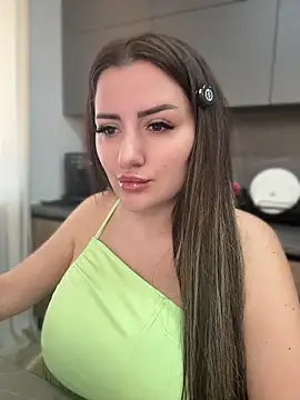 SophiePale online show from May 6, 8:30 am
