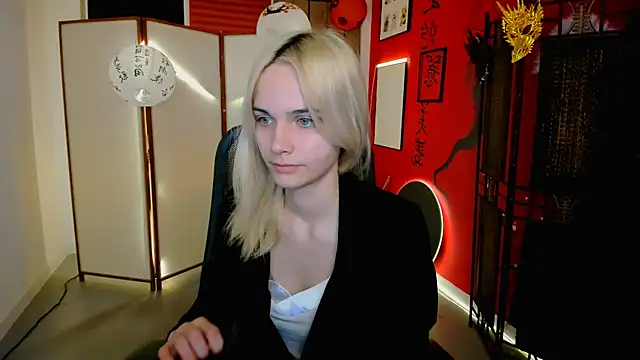 Snapshot of DanaWint chatting on May 12, 9:06 am DanaWint online show from May 12, 9:06 am