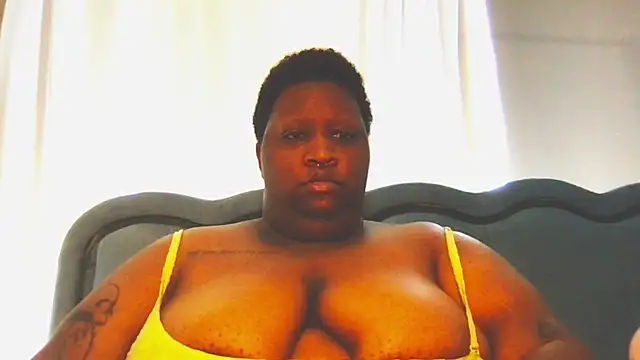 Snapshot of xxmoniquestarrxx chatting on May 7, 1:27 pm xxmoniquestarrxx online show from May 7, 1:27 pm