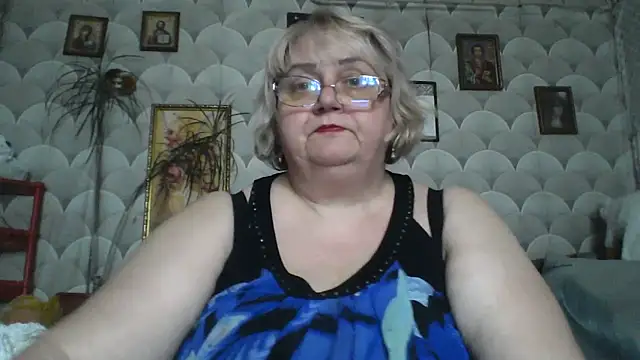 MarinaFarina53 online show from May 26, 1:18 pm
