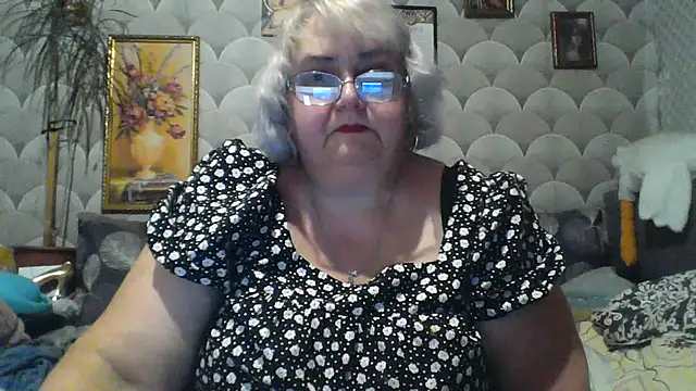 MarinaFarina53 online show from July 7, 7:40 pm