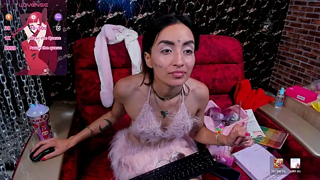 LunaiXMoon  online show from May 24, 12:10 pm
