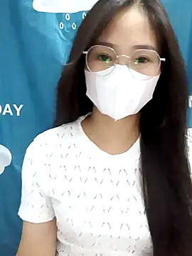 -Hena- online show from May 24, 2:55 pm