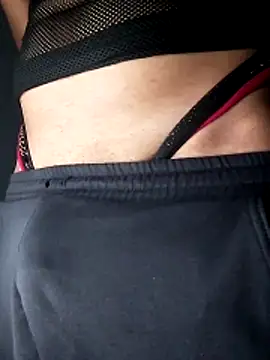 Snapshot of masterTsBigCock chatting on May 22, 3:35 am masterTsBigCock online show from May 22, 3:35 am