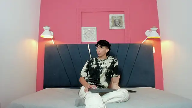 ero boy40 online show from May 23, 3:45 am
