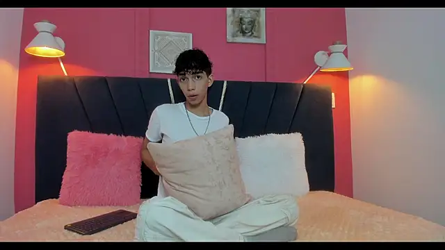 ero boy40 online show from May 30, 3:14 am