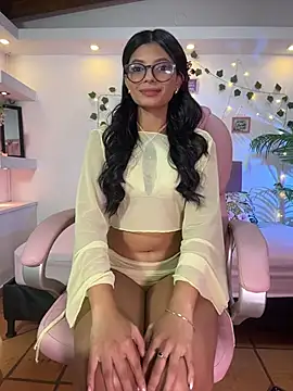 Snapshot of isabel_space chatting on May 11, 2:23 pm isabel space online show from May 11, 2:23 pm