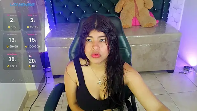 Snapshot of Mia_kittie_m chatting on May 14, 7:20 pm Mia kittie m online show from May 14, 7:20 pm