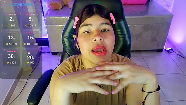 Snapshot of Mia_kittie_m chatting on May 27, 7:33 pm Mia kittie m online show from May 27, 7:33 pm