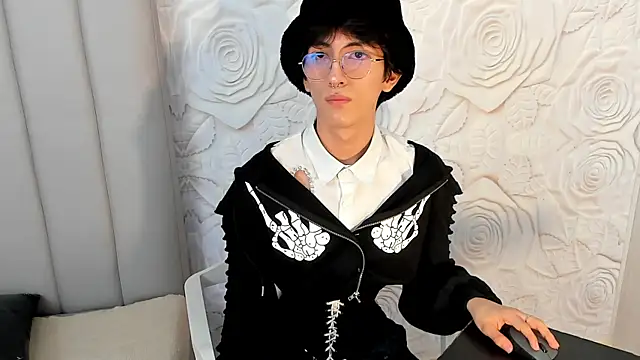 Snapshot of LittlePrince_ chatting on May 12, 4:53 am LittlePrince online show from May 12, 4:53 am
