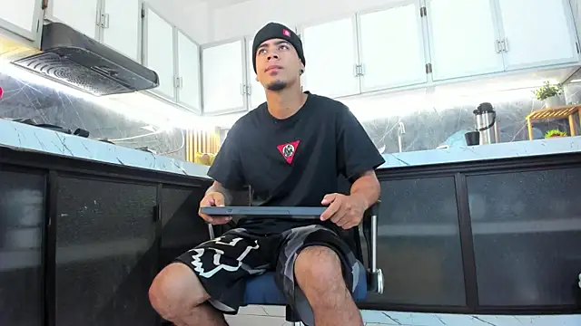 criss hardcock  online show from May 12, 1:08 pm