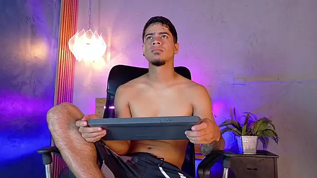 criss hardcock  online show from May 27, 2:41 am