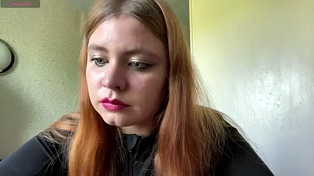 Snapshot of Violette_Iguina chatting on May 17, 10:44 am Violette Iguina online show from May 17, 10:44 am