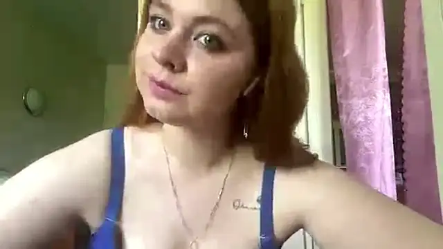Snapshot of Violette_Iguina chatting on May 18, 8:31 am Violette Iguina online show from May 18, 8:31 am
